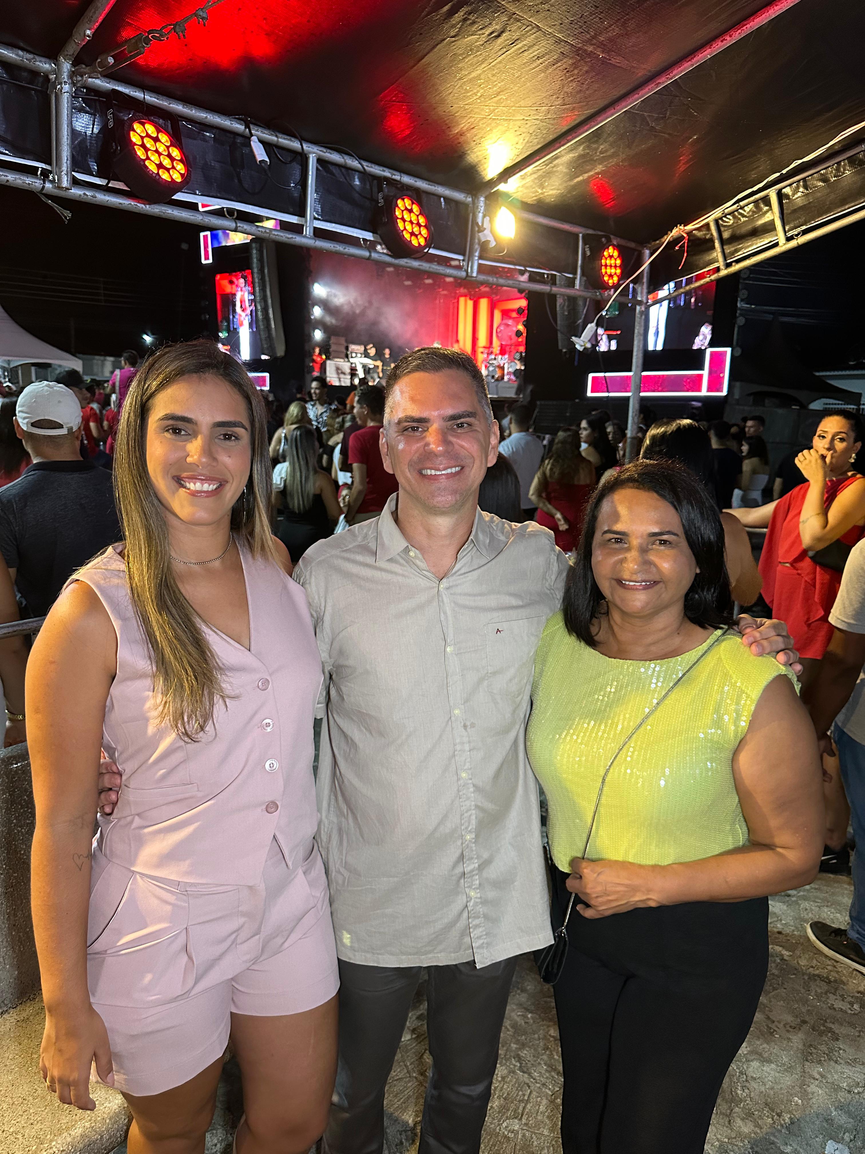 EX-PREFEITA DE ALAGOINHA, MARIA DE ZÉ ROBERTO, ENALTECE O SUCESSO DA FESTA DE NOSSA SENHORA DAS DORES EM CALDAS BRANDÃO