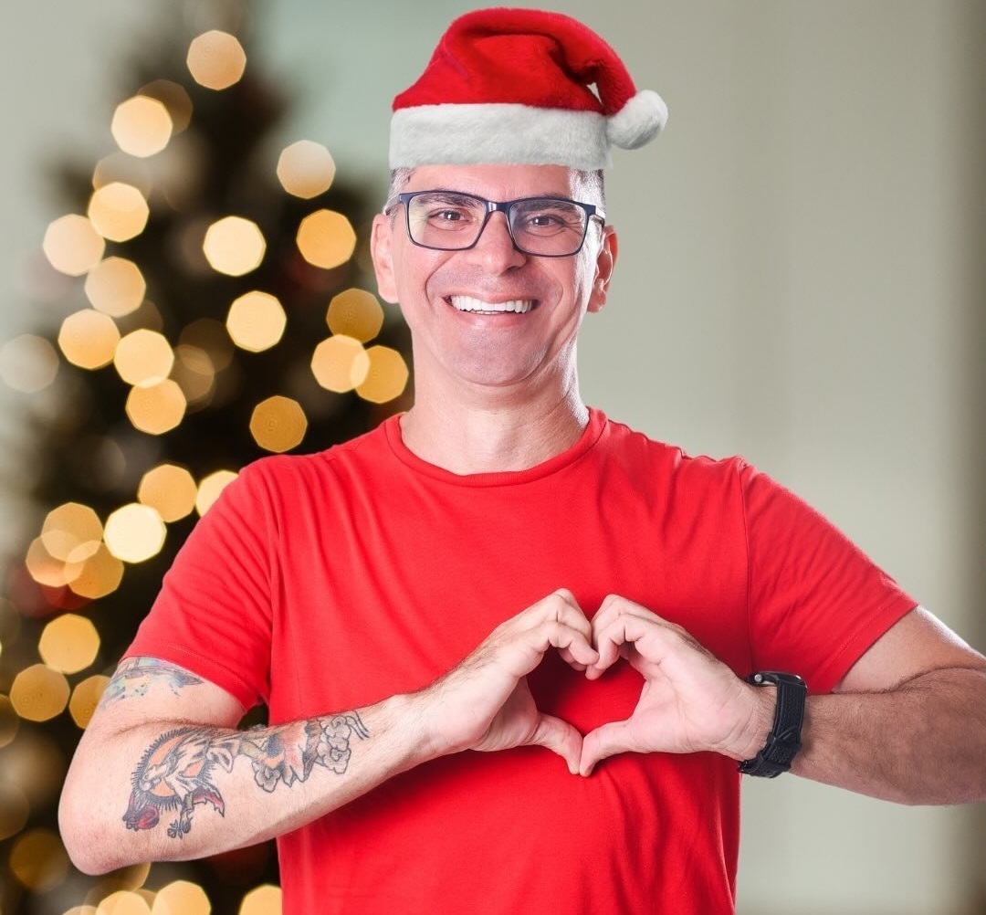 PREFEITO FÁBIO ROLIM DEIXA MENSAGEM DE NATAL AOS CALDAS-BRANDENSES